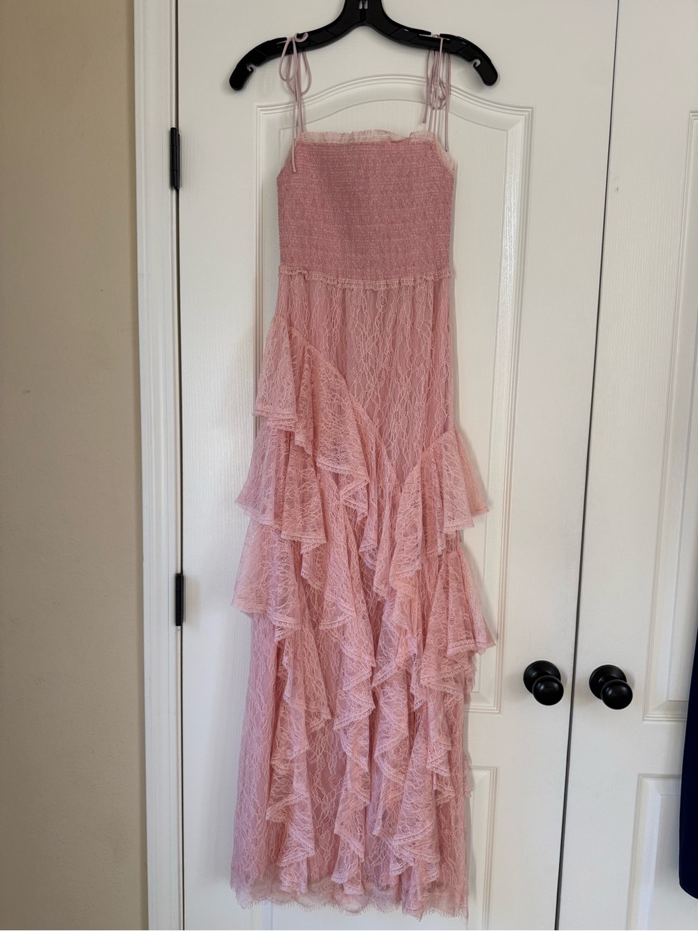 Alice + Olivia Jocelyn Smocked Ruffle Corded Lace Dress Pink sz 0 NWT